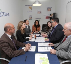 Doña Letizia durante la reunión mantenida con los miembros de FEDER